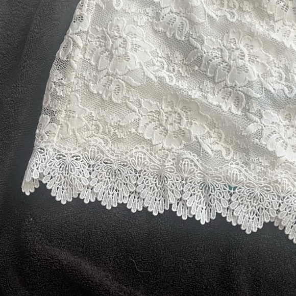 BB Dakota Ivory Lace Peplum Top *NWOT size small - Picture 4 of 5